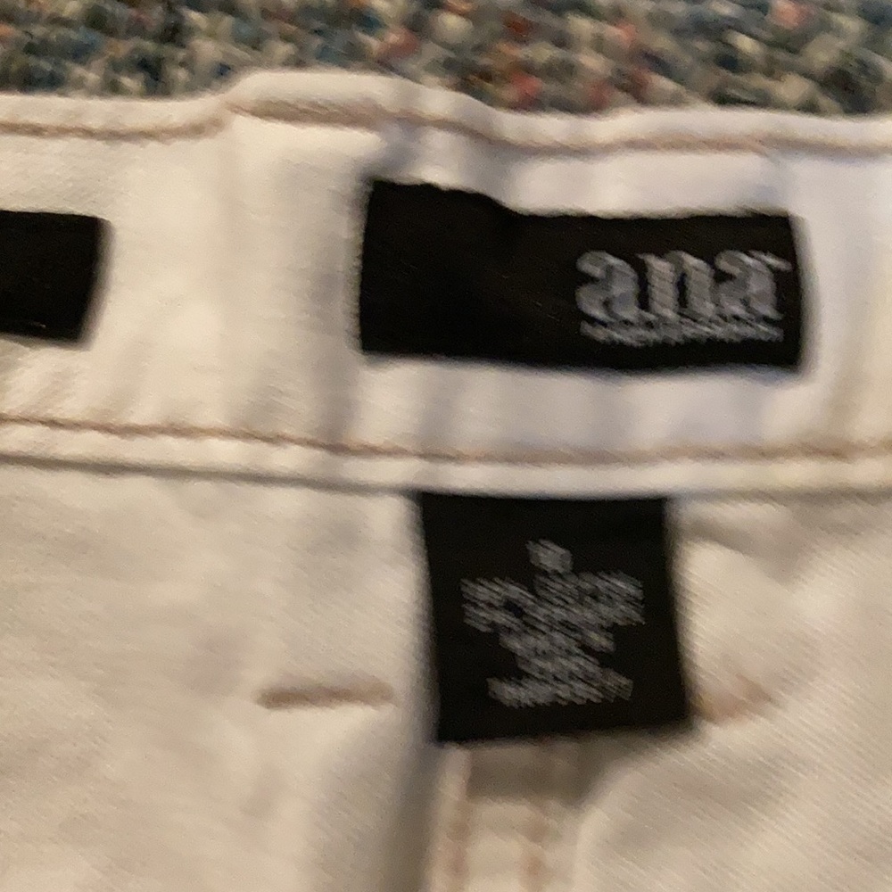 ANA White Long/Bermuda Jean Shorts - Picture 3 of 3